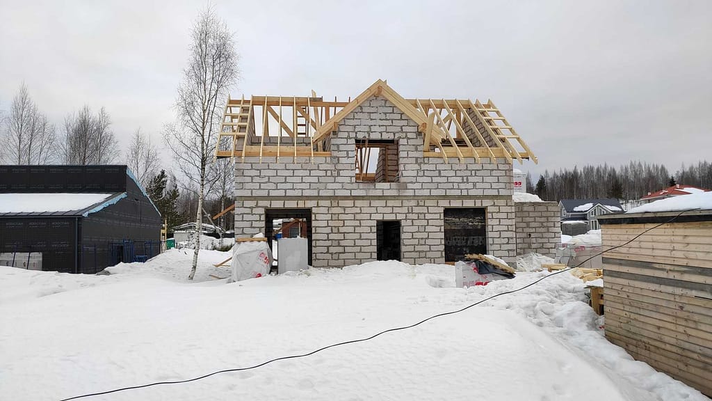 Установка металлочерепицы на крышу дома из газобетона в деревне Скотное 4 IMG 20220304 085629