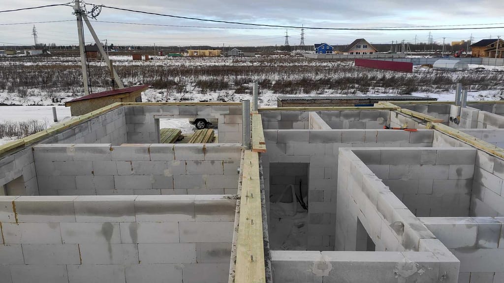 Кровля вальмовая в деревне Ладога 10 vlcsnap 2023 11 29 18h29m50s325