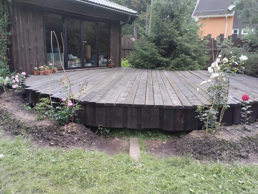 Строительство террасы в Репино, Курортный район, Санкт-Петербург 4 Укладка настила из массивной доски, терраса в Репино
